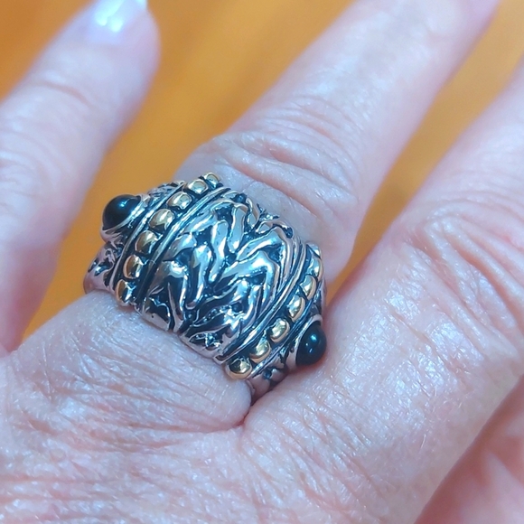 💚 Balinese Style Silvertone Wide Ring Band Black Stone Goldtone Sz 5 - Picture 1 of 7